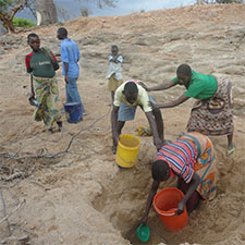 Severe water shortages causing conflict, Dodoma, Tanzania. (C) Julius Mtango